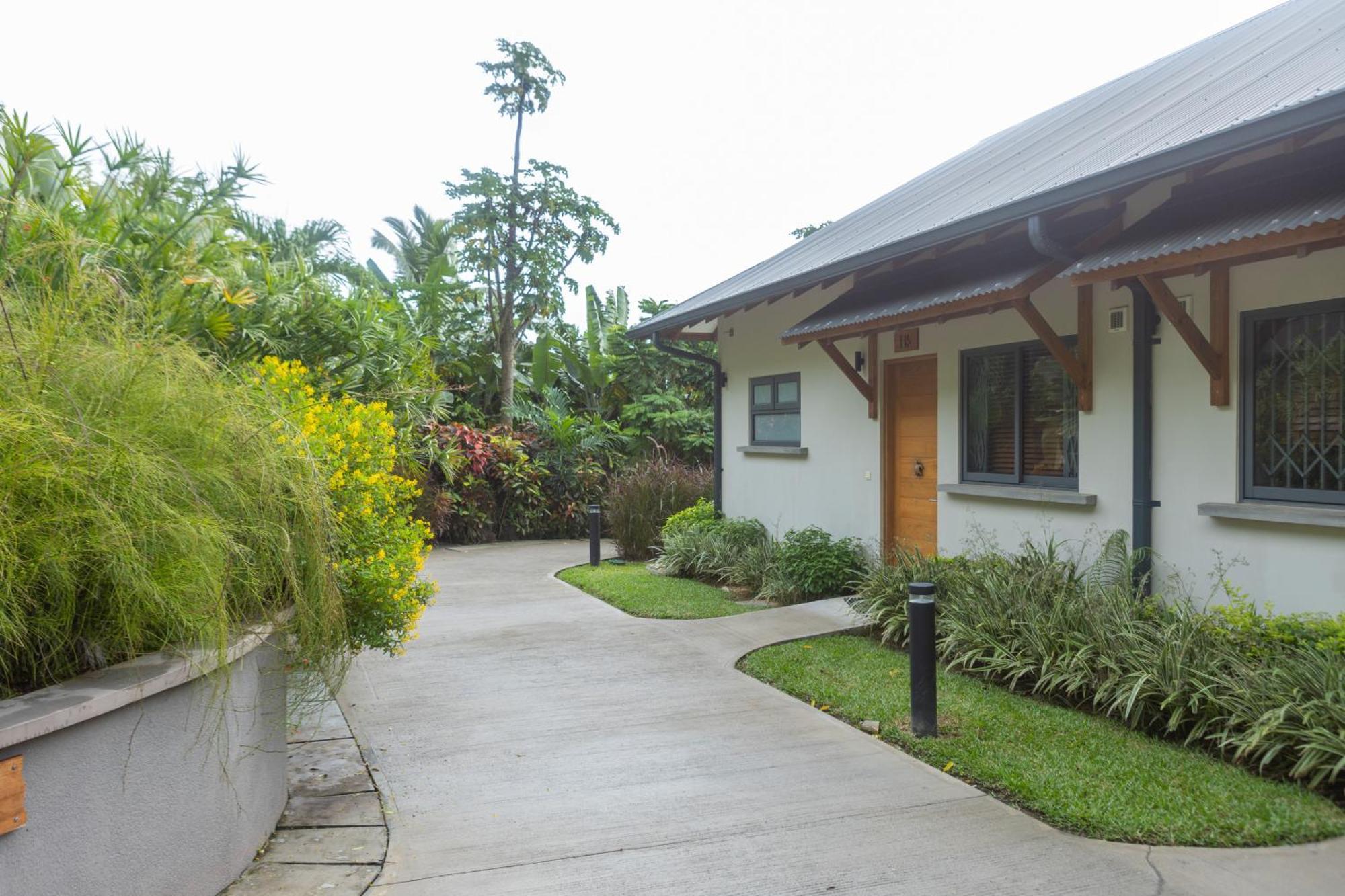 Paradise Chalets Yoga & Wellness Takamaka Luaran gambar